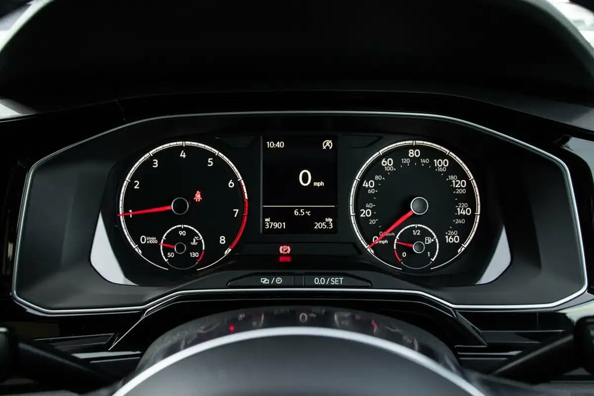 2019-volkswagen-polo-10-tsi-r-line-115ps-big-14