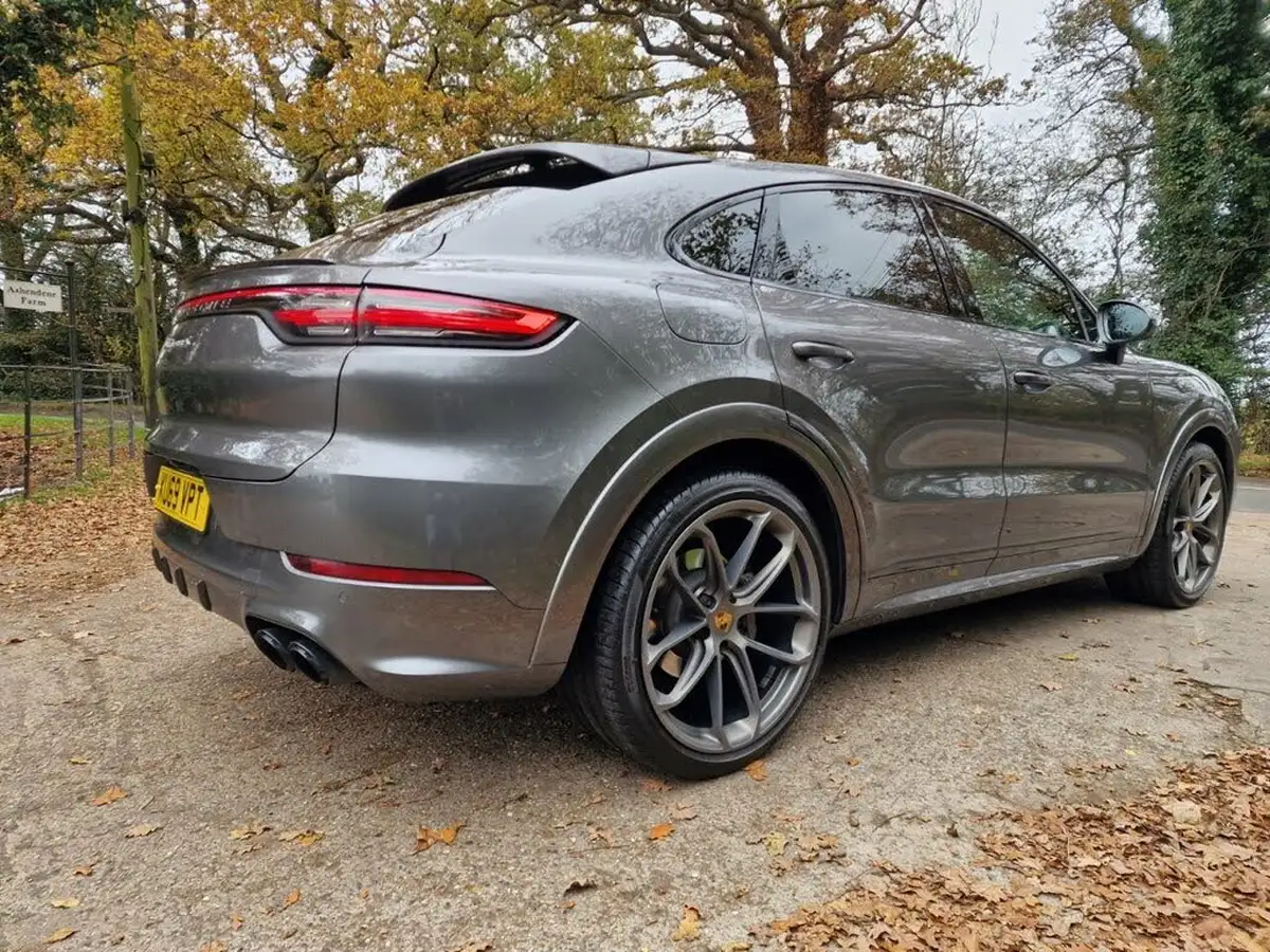 2019-porsche-cayenne-30-v6-s-big-18