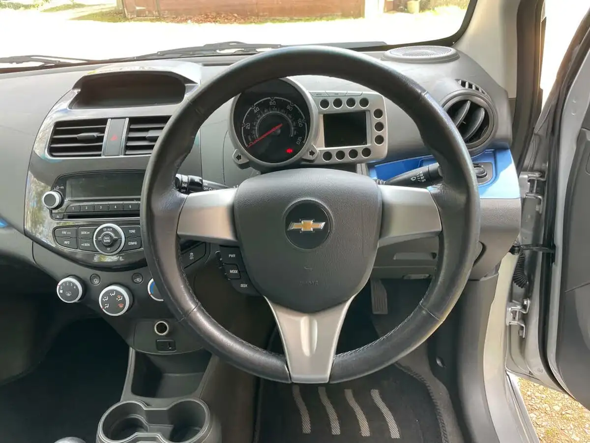 2013-chevrolet-spark-12-ltz-big-30