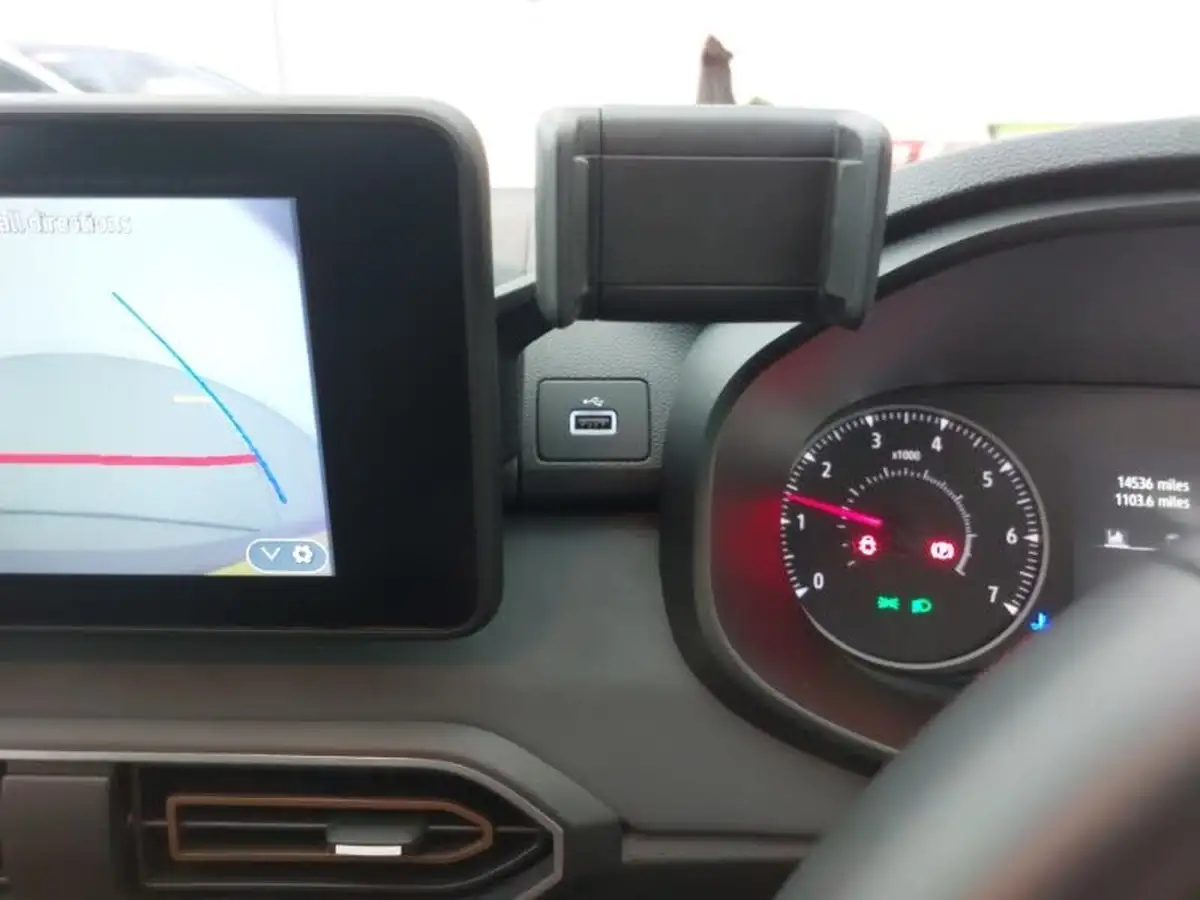 2023-dacia-sandero-stepway-10-tce-essential-90bhp-big-16