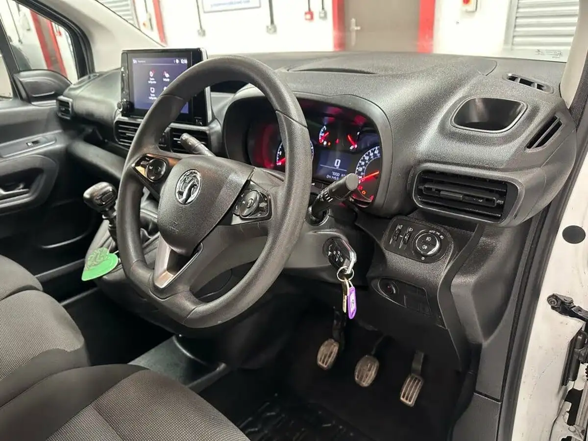 2022-vauxhall-combo-15cdti-sportive-2300-100pseu6d-l2h1-big-22