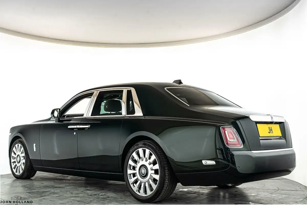 2019-rolls-royce-phantom-67-big-1