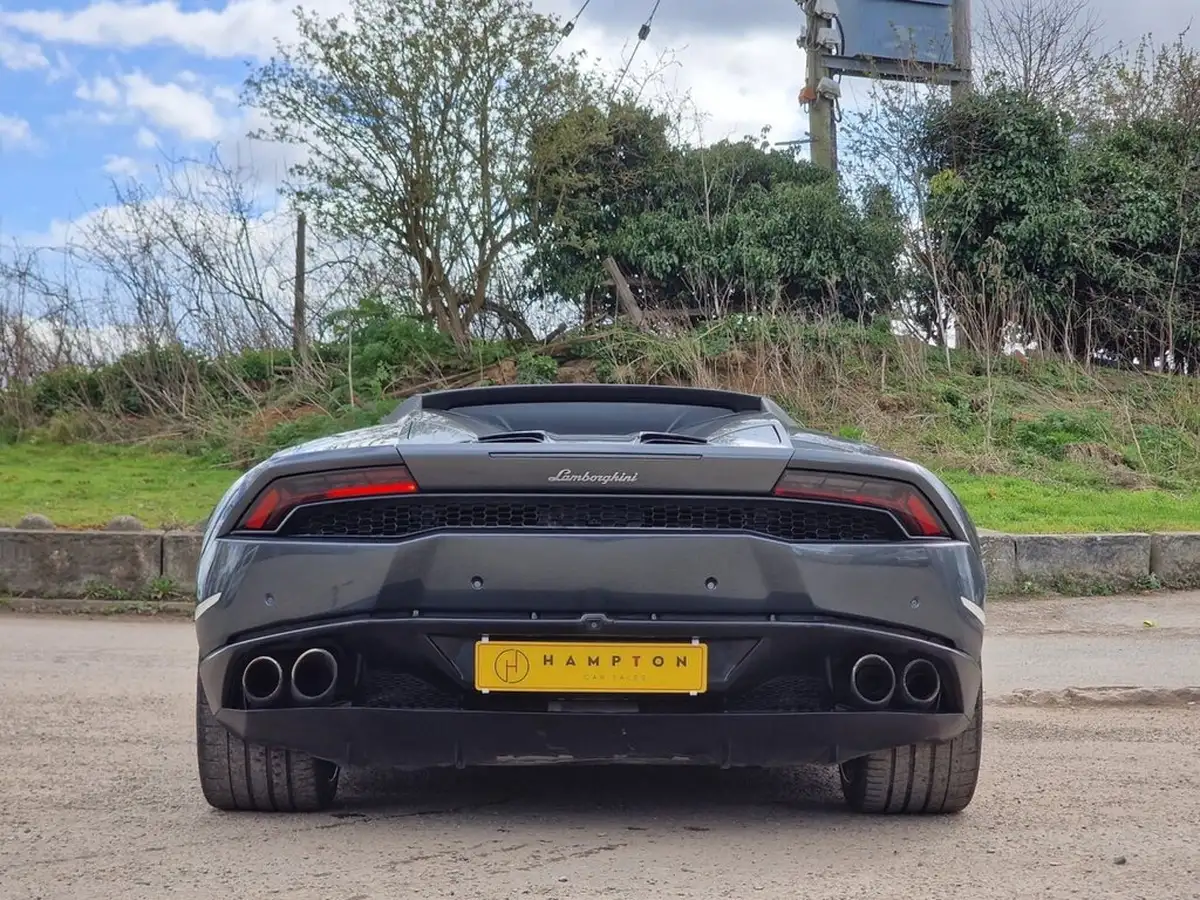 2017-lamborghini-huracan-52-lp-610-4-spyder-big-5