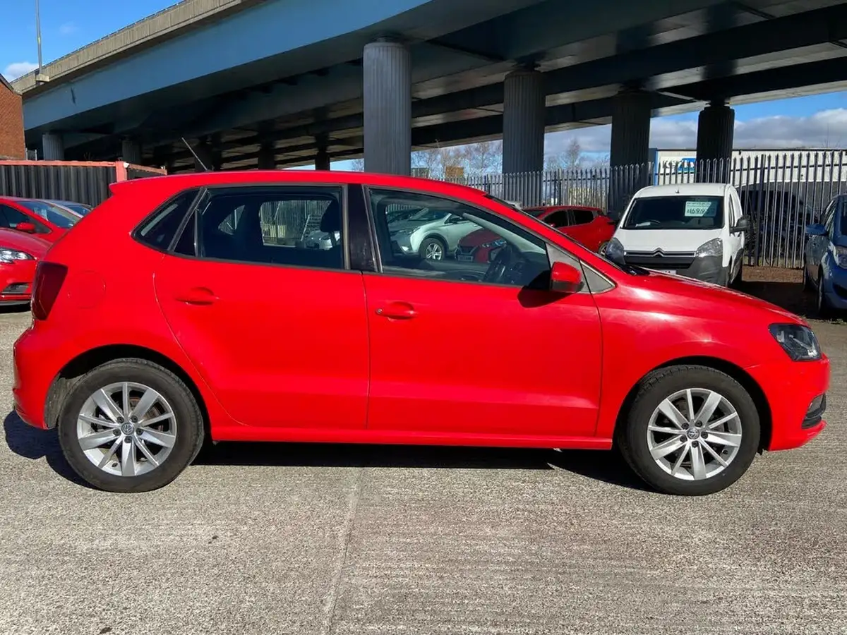 2015-volkswagen-polo-12-tsi-se-5d-big-10