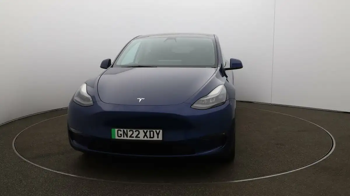 2022-tesla-model-y-e-long-range-big-38