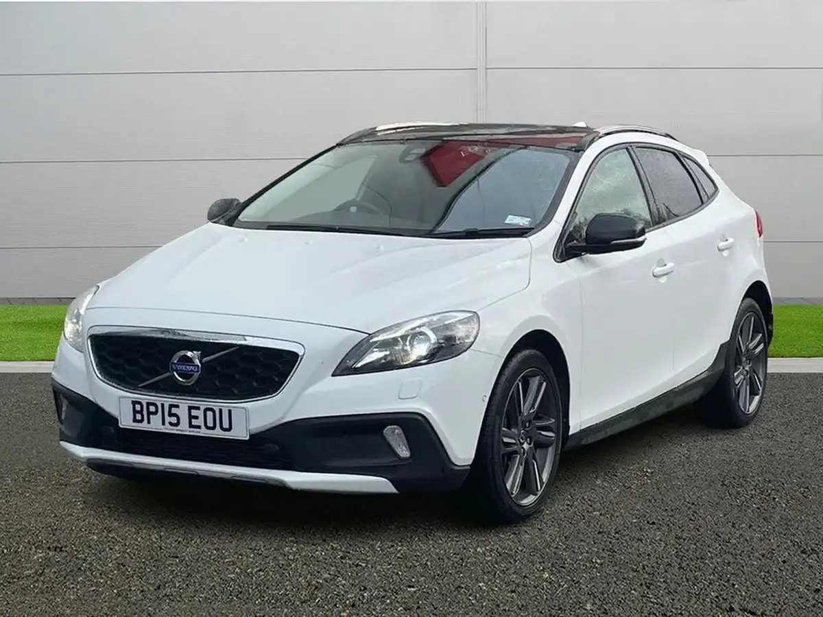 2015-volvo-v40-20td-d4-cross-country-lux-geartronic-big-2