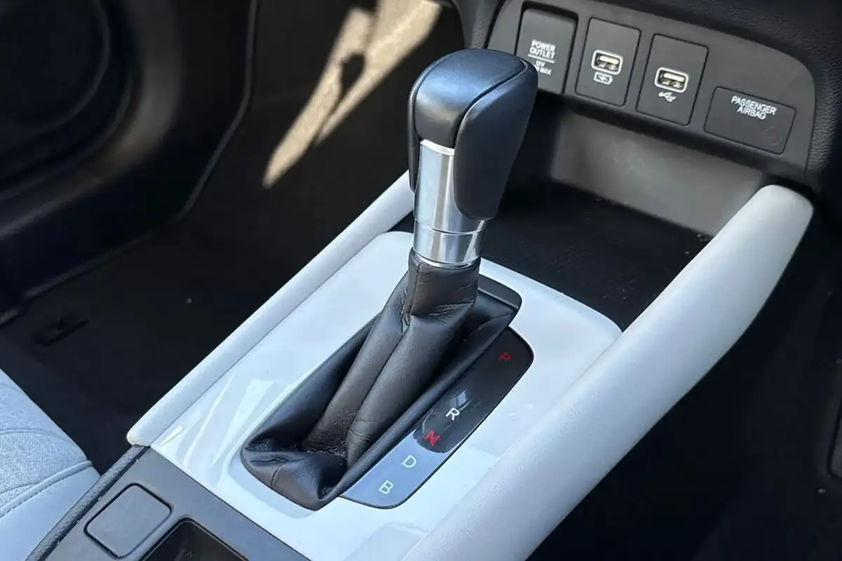 2022-honda-jazz-15-i-mmd-ex-107ps-big-21