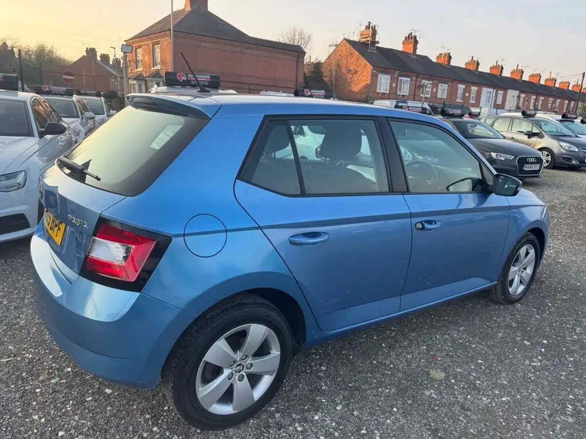 2016-skoda-fabia-14tdi-se-hatchback-big-7