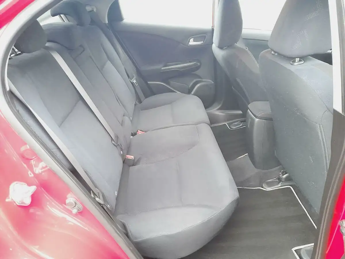 2014-honda-civic-16td-se-plus-hatchback-big-11