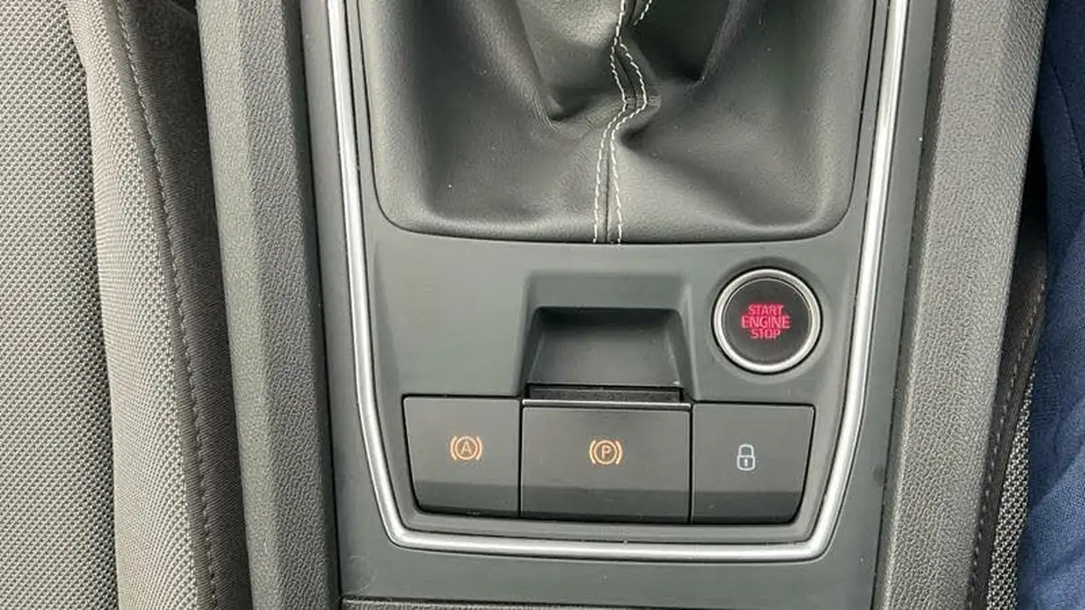 2022-seat-leon-15-tsi-evo-se-dynamic-hatchback-big-27