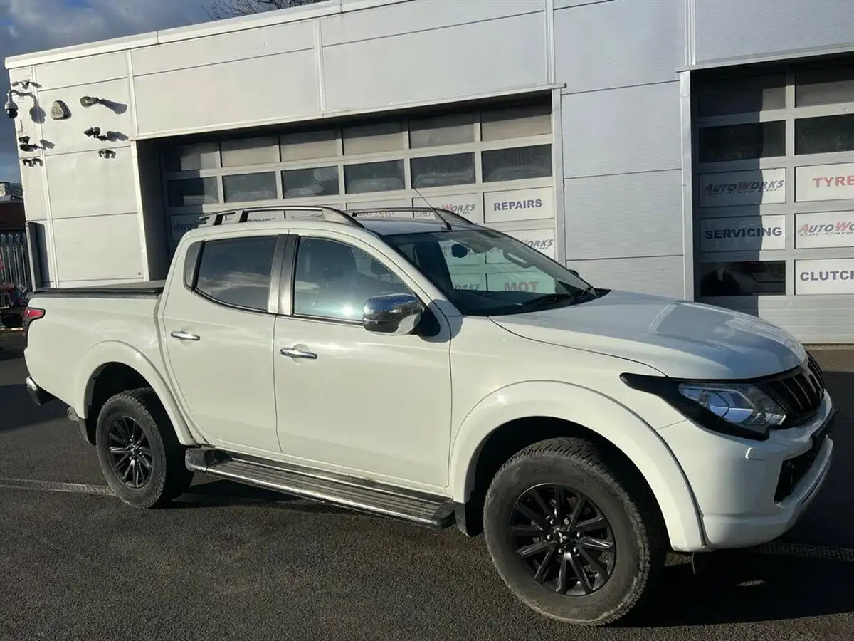 2017-mitsubishi-l200-24di-d-warrior-178bhp-eu6-big-0