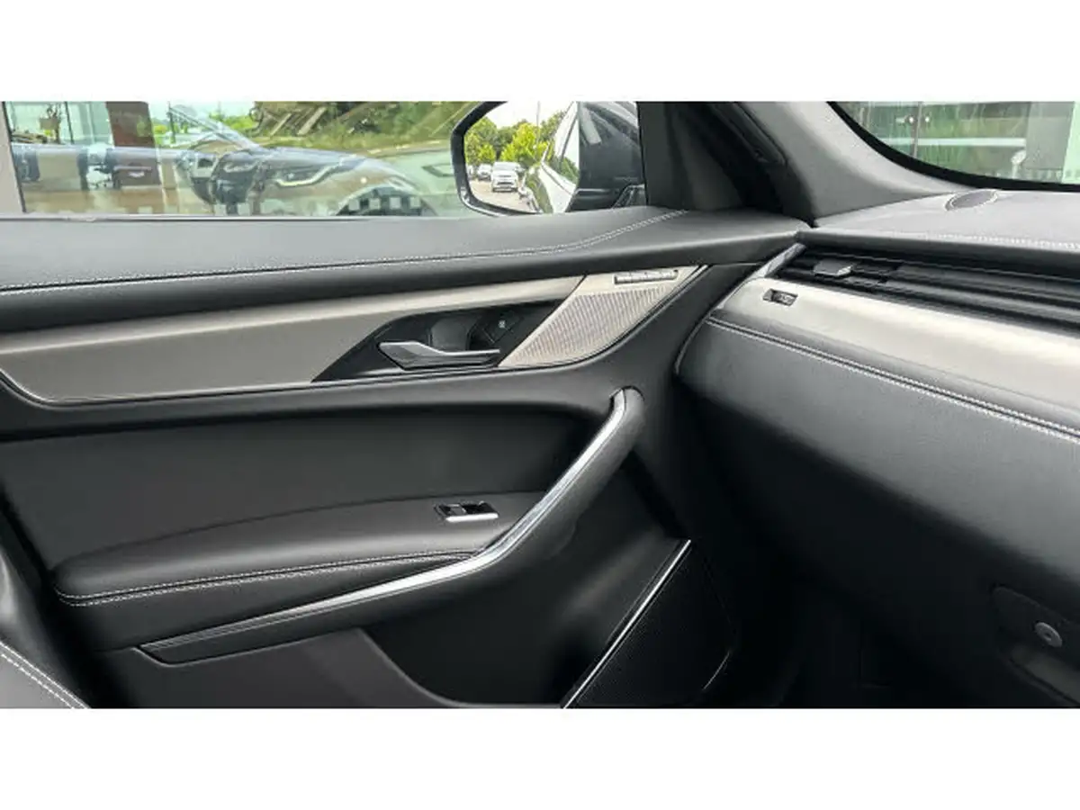 2024-jaguar-f-pace-20-d200-r-dynamic-s-big-44