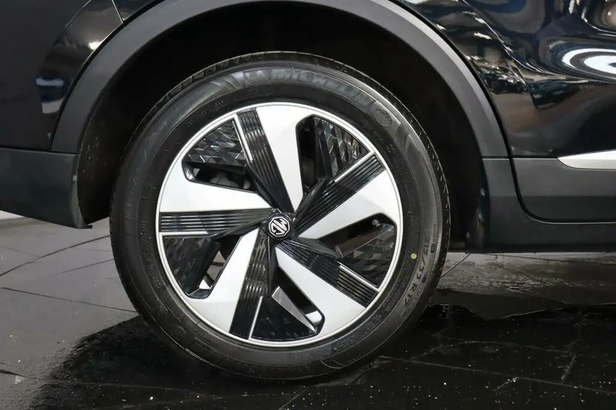 2022-mg-zs-suv-e-trophy-connect-ev-156ps-long-range-big-36