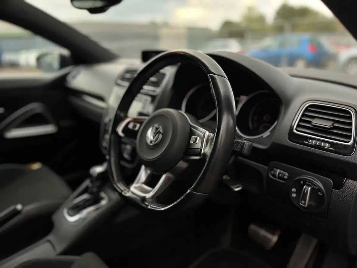 2016-volkswagen-scirocco-20tdi-gt-150ps-dsg-big-14