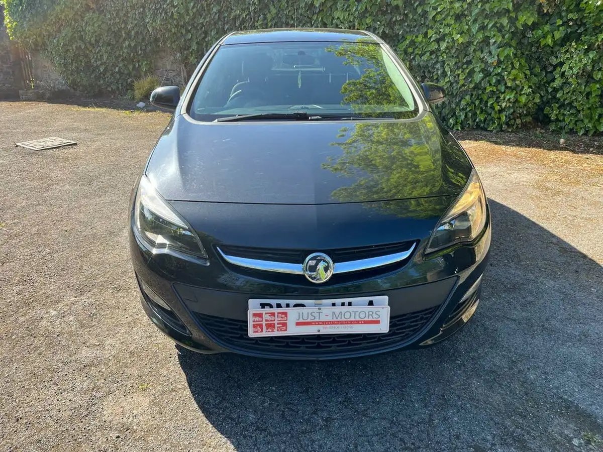 2014-vauxhall-astra-16-design-hatchback-big-47