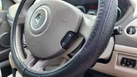 2010-renault-clio-16-initiale-tomtom-small-23