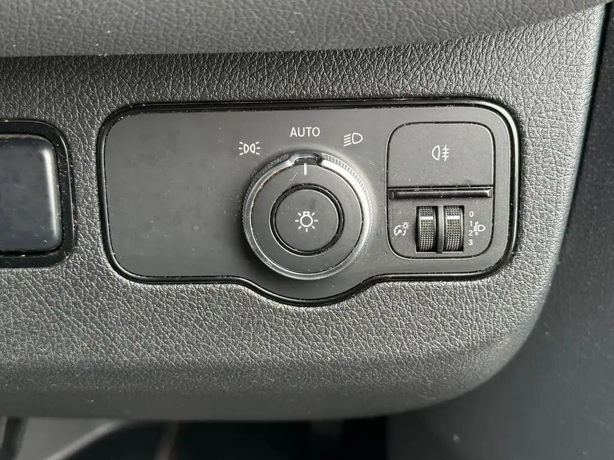2018-mercedes-benz-sprinter-21cdi-311-l2h1-panel-van-rwd-eco-gear-360-big-22