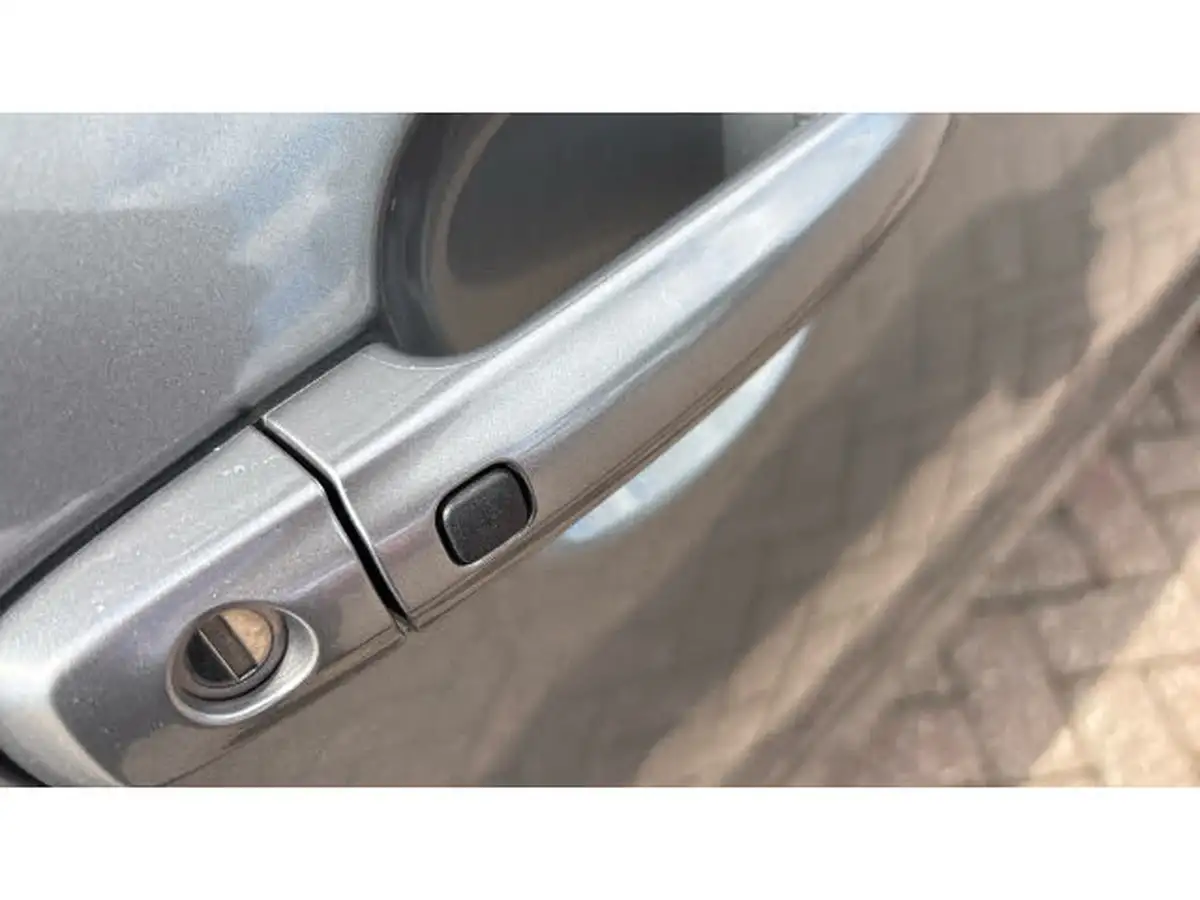 2016-suzuki-swift-12-sz4-94ps-nav-5d-at-big-23
