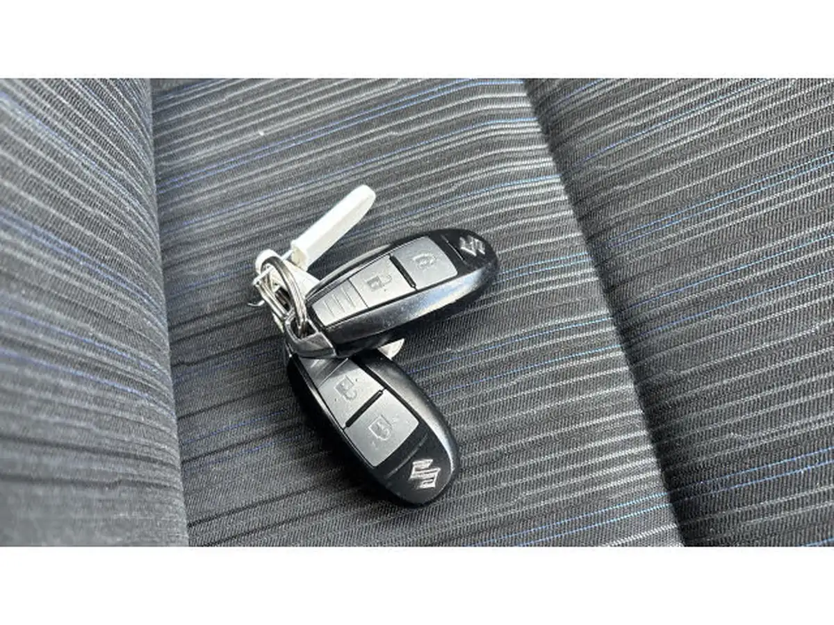 2016-suzuki-swift-12-sz4-94ps-nav-5d-at-big-19