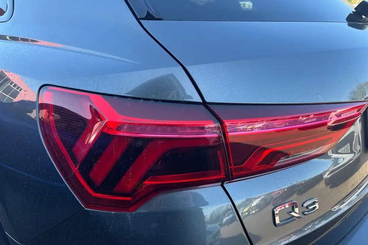 2022-audi-q3-15-35-tfsi-black-edition-codcomfort-sound-pack-station-wagon-big-25