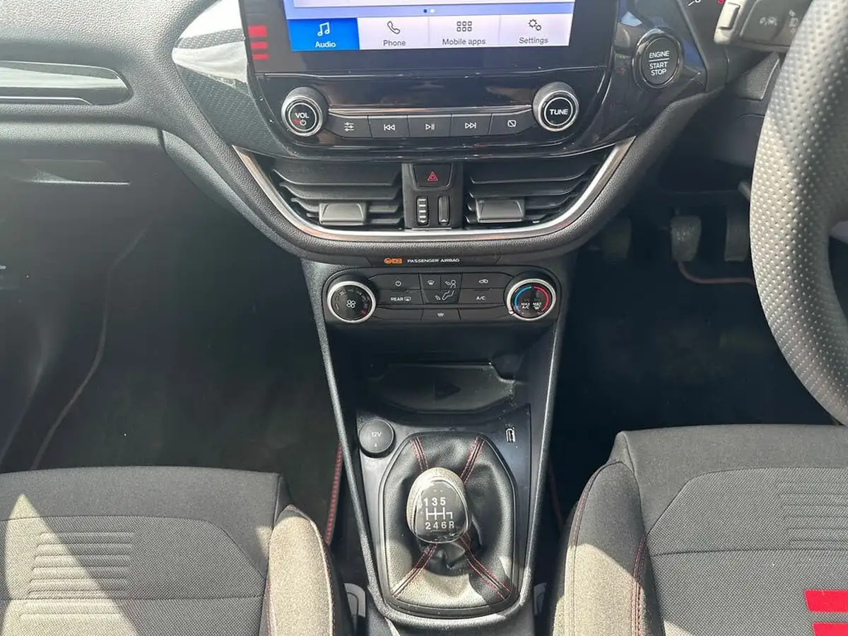 2023-ford-fiesta-big-27