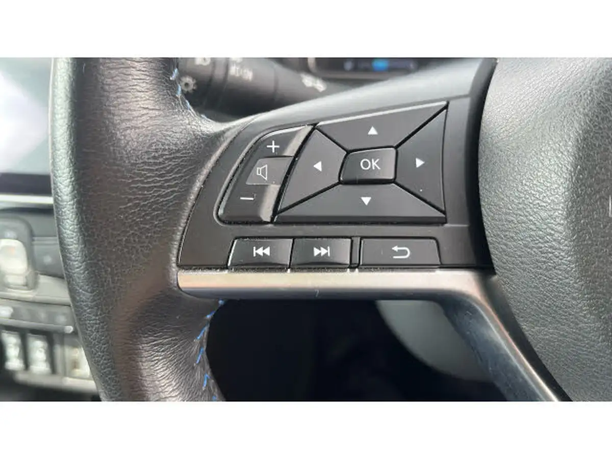 2021-nissan-leaf-e-tekna-big-23
