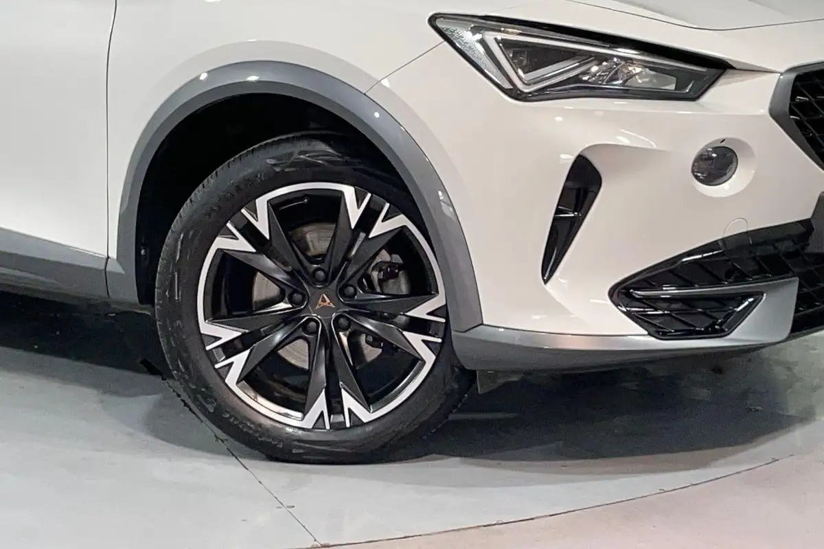 2022-cupra-formentor-14-e-hybrid-v1-big-5