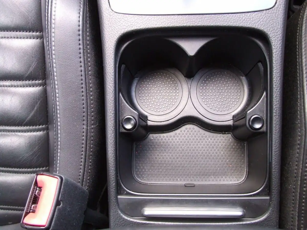 2012-volkswagen-cc-20td-gt-140ps-big-55