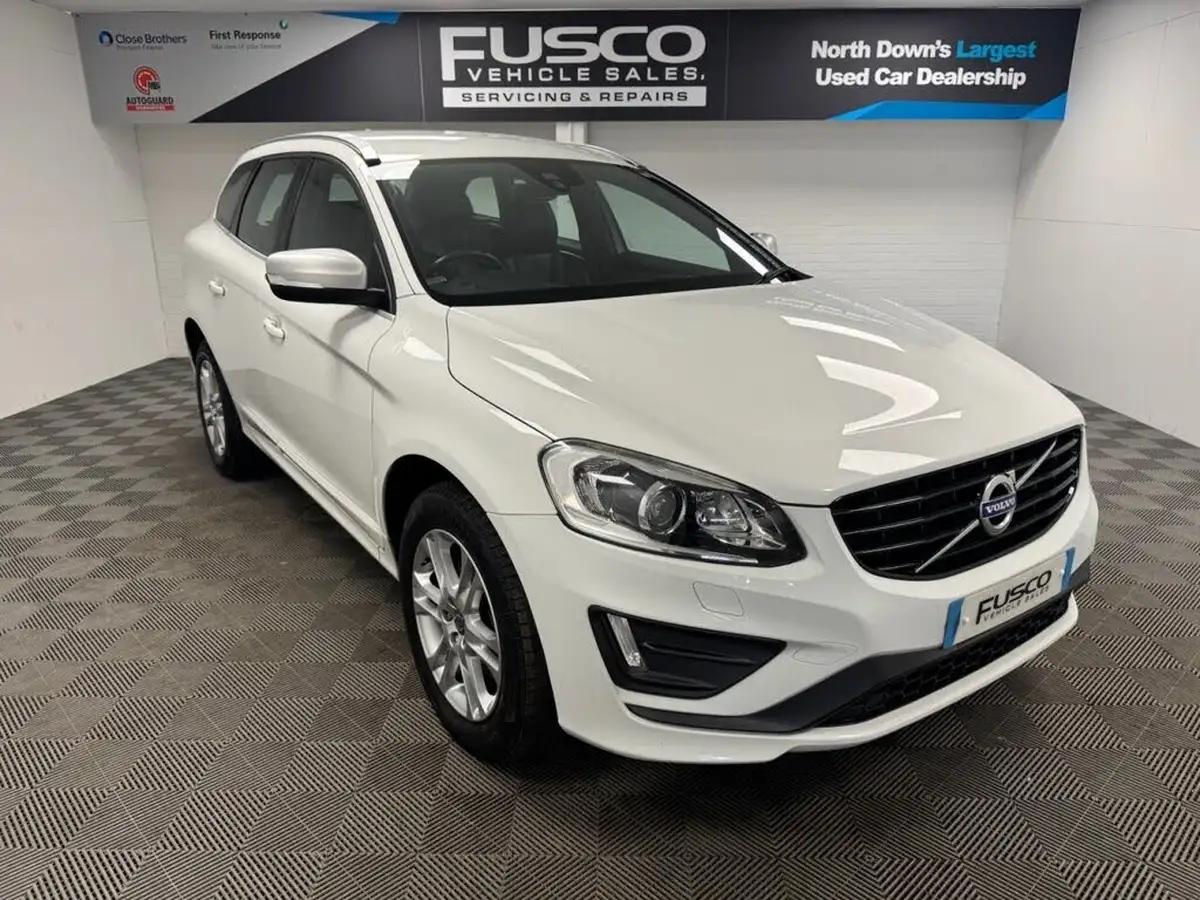 2017-volvo-xc60-24td-d5-r-design-lux-geartronic-big-0
