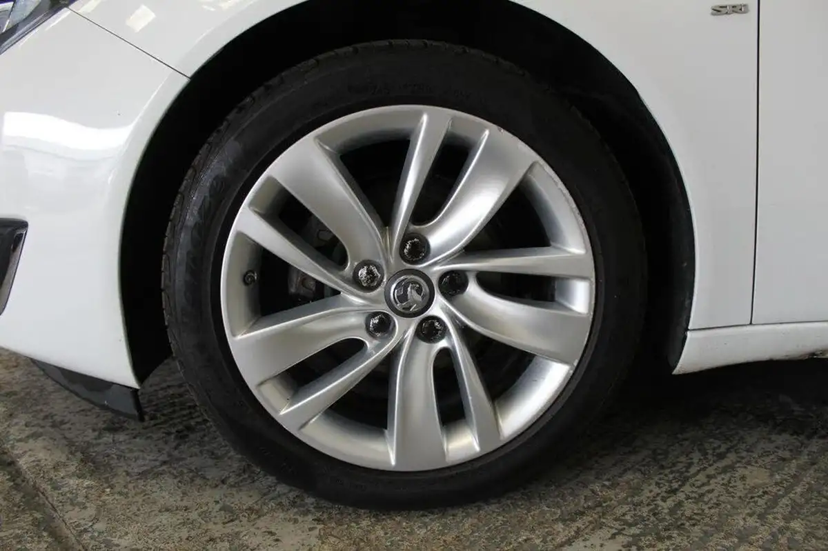 2015-vauxhall-insignia-20cdti-sri-140ps-navss-ecoflex-hatchback-5d-big-51