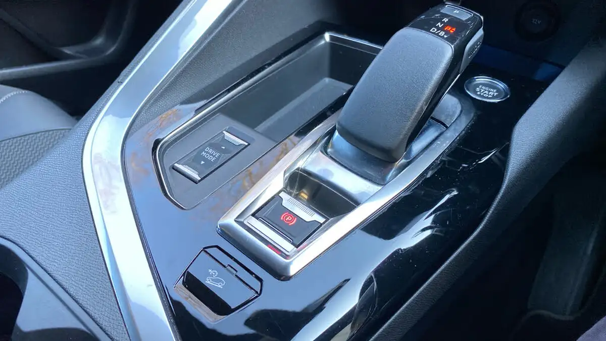 2022-peugeot-3008-suv-16-puretech-gt-premium-300bhp-4wd-hybrid4-e-eat8-big-54