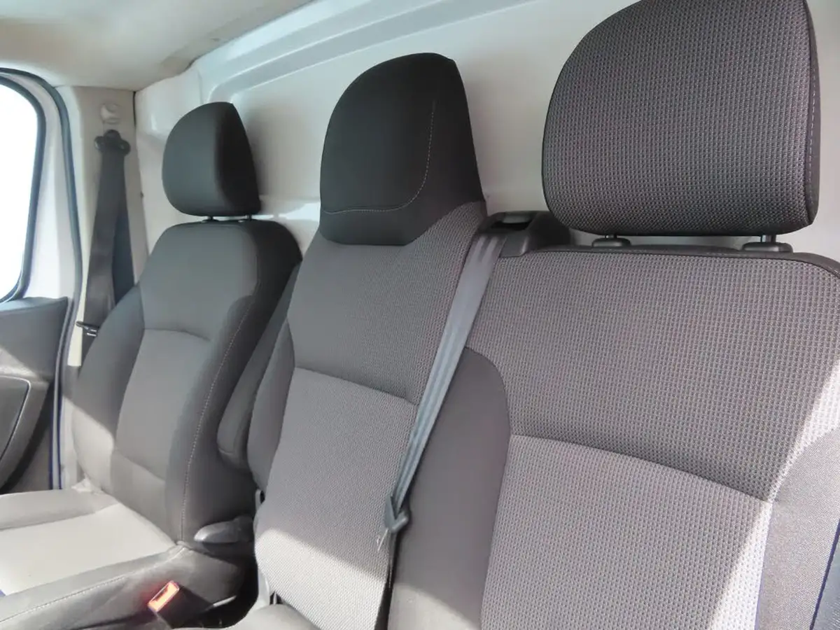 2021-renault-trafic-20dci-ll30-energy-120-business-panel-big-23