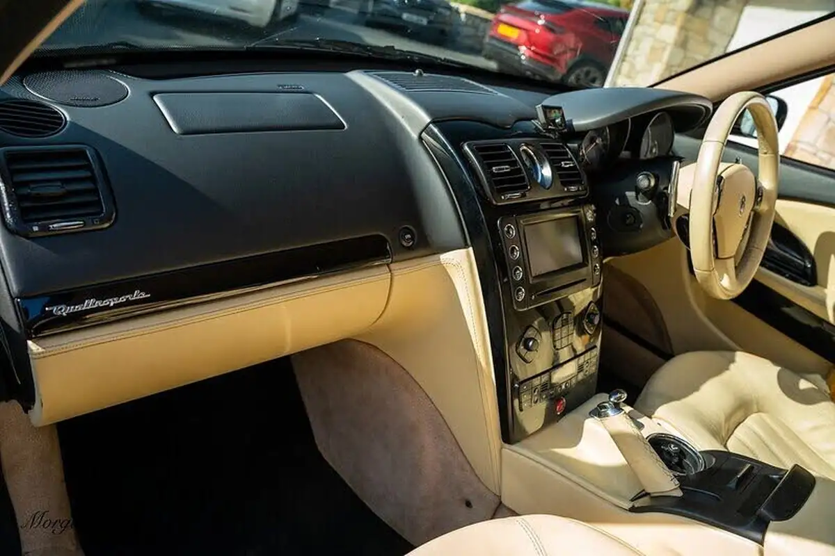 2014-maserati-quattroporte-big-46