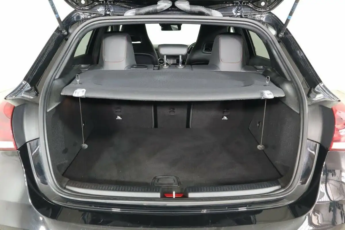 2021-mercedes-benz-a-class-13-a250e-amg-line-premium-hatchback-5d-big-50
