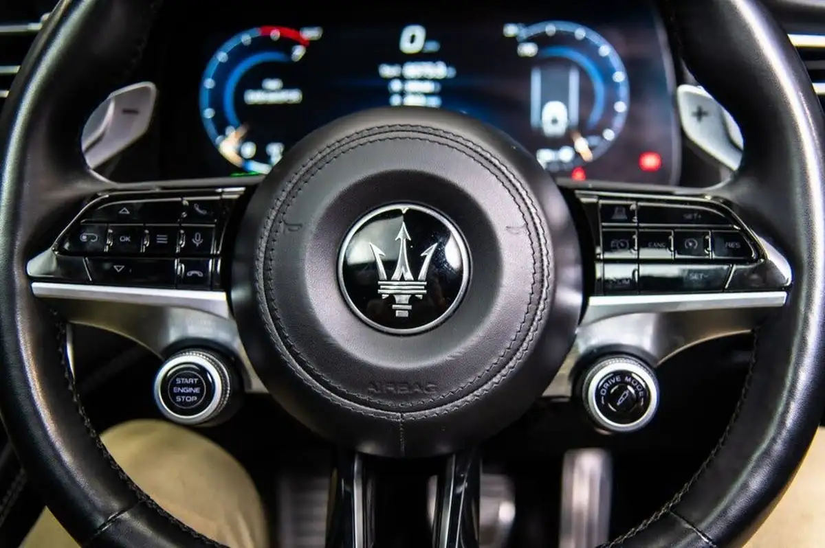 2022-maserati-grecale-20-modena-big-40