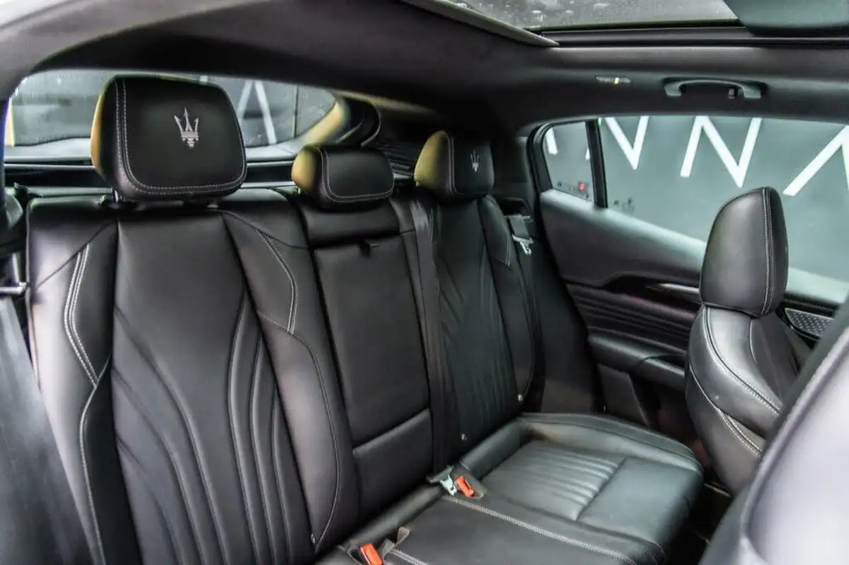 2022-maserati-grecale-20-modena-big-16