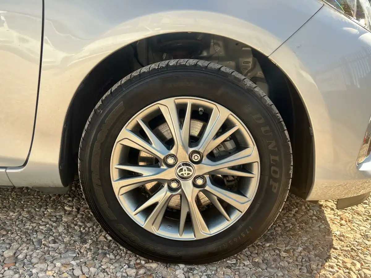 2018-toyota-yaris-15-vvt-i-icon-hybrid-big-10