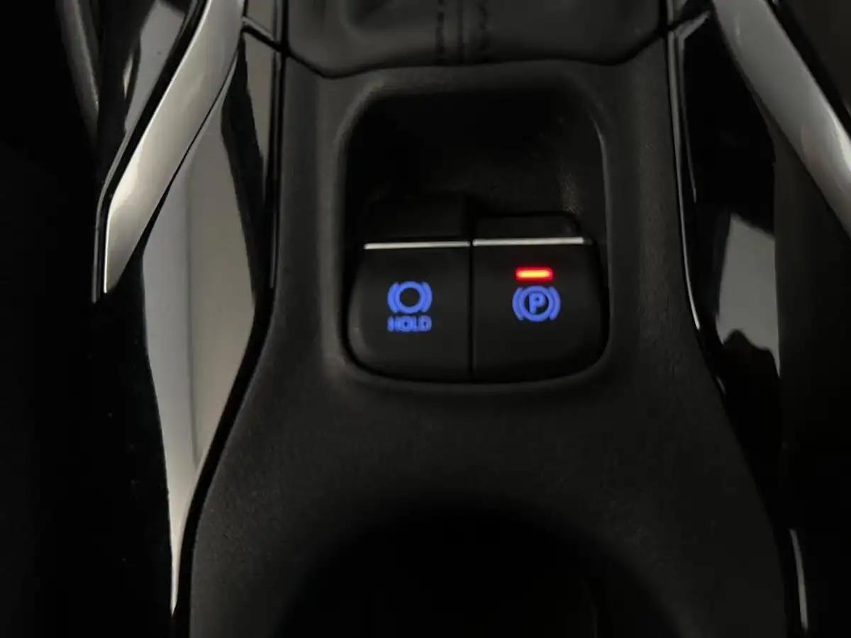 2021-toyota-corolla-18-vvt-i-icon-tech-trk-hatchback-5d-big-15