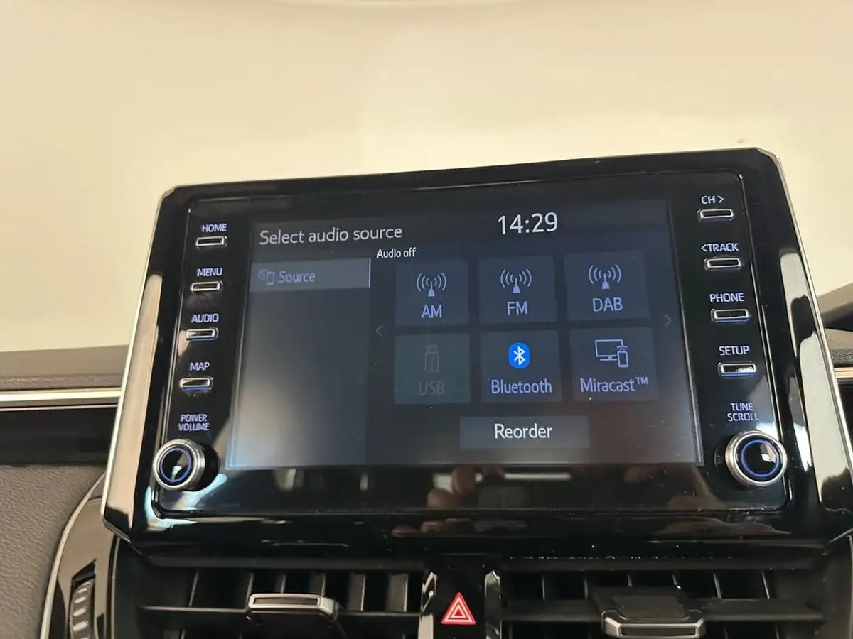 2021-toyota-corolla-18-vvt-i-icon-tech-trk-hatchback-5d-big-39