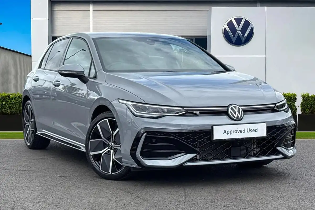 2025-volkswagen-golf-15-etsi-r-line-hatchback-big-0