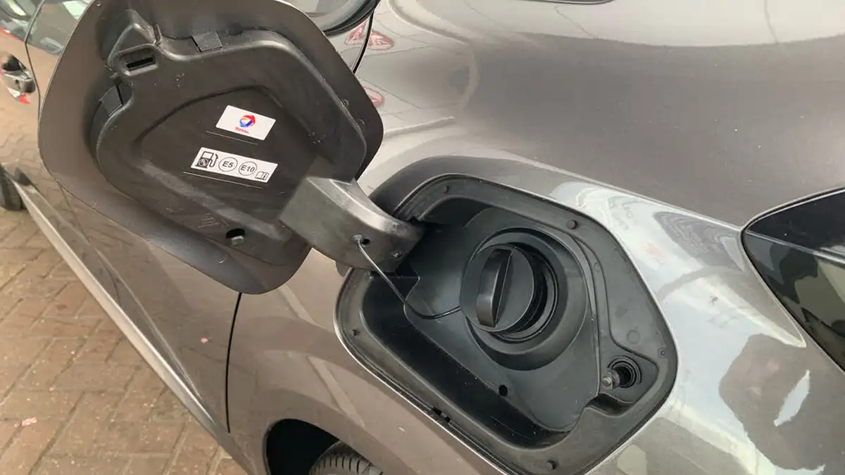 2022-peugeot-208-12-puretech-allure-premium-100bhp-eat8-big-48