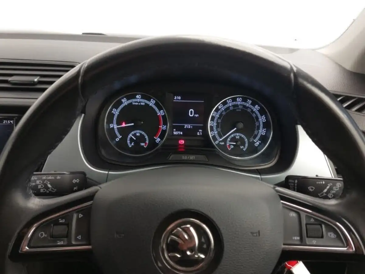 2018-skoda-fabia-10-mpi-se-ss-hatchback-big-18