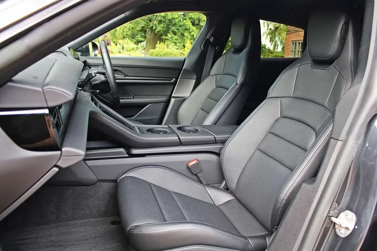 2023-porsche-taycan-e-4s-cross-turismo-big-11