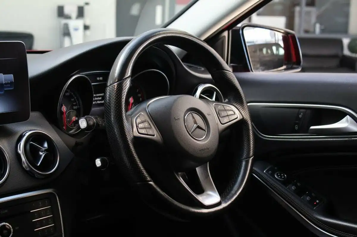 2019-mercedes-benz-gla-class-16-gla-180-urban-edition-ss-big-21