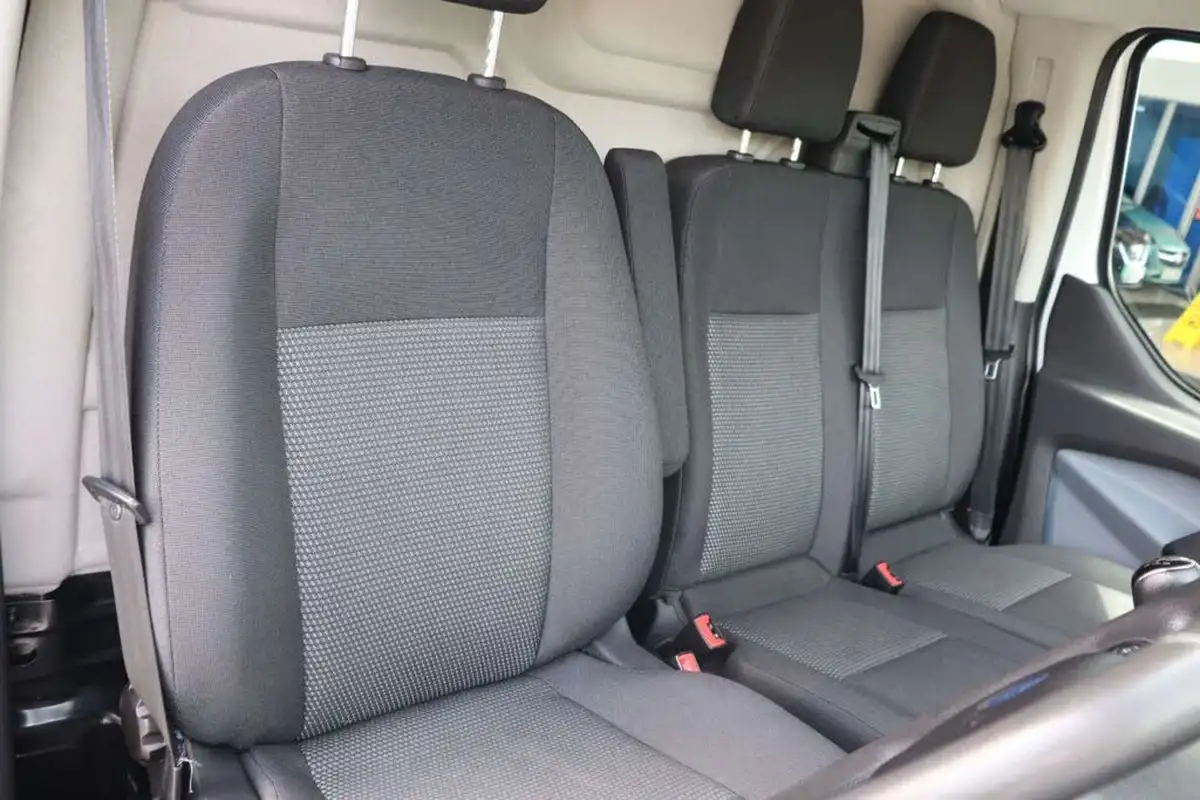 2017-ford-transit-custom-20tdci-290-l2h1-105pseu6-panel-van-big-16