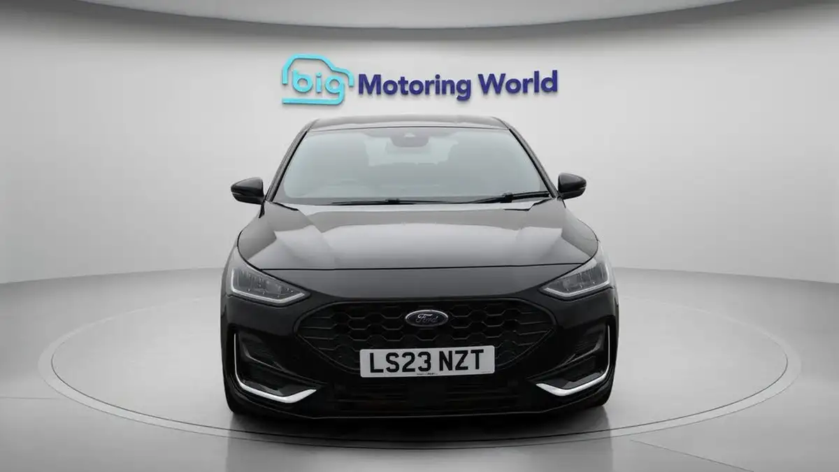 2023-ford-focus-10t-st-line-vignale-125ps-hybrid-mhev-hatchback-powershift-big-2