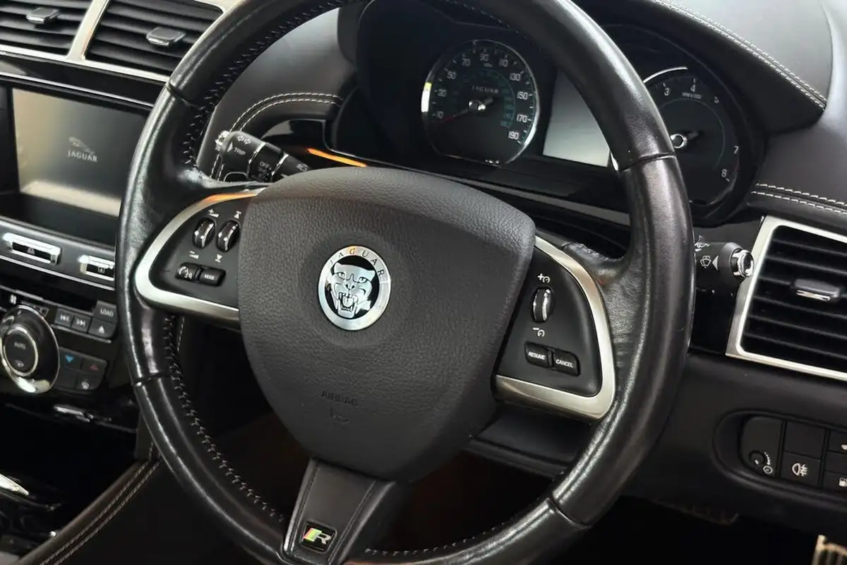 2013-jaguar-xkr-50-v8-coupe-auto-big-33