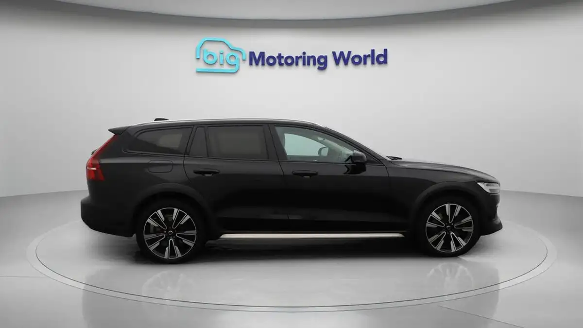 2020-volvo-v60-20td-d4-cross-country-plus-big-8