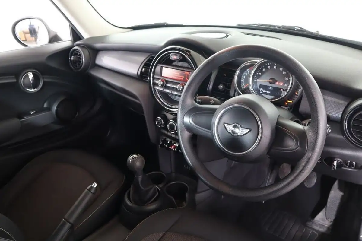 2016-mini-cooper-15-cooper-ss-hatchback-3d-big-11