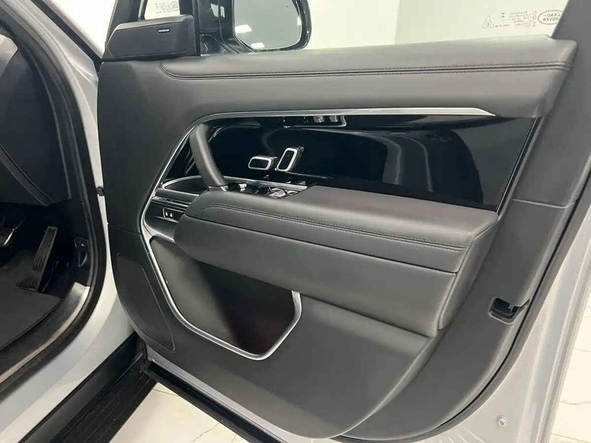 2023-land-rover-range-rover-30-d350-se-big-12